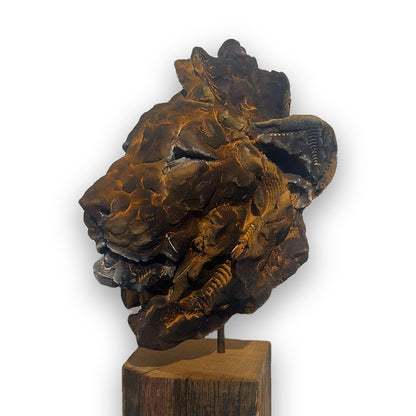 L'Adolescence – Tête de lion en céramique, sculpture de Ronceval, vue de profil